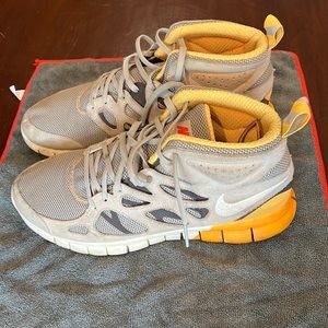 Nike Free Run 2 Sneakerboot Pale Grey Laser Orange 616744-002 size 12